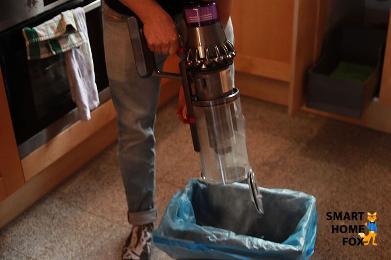Emptying the Dyson V11.